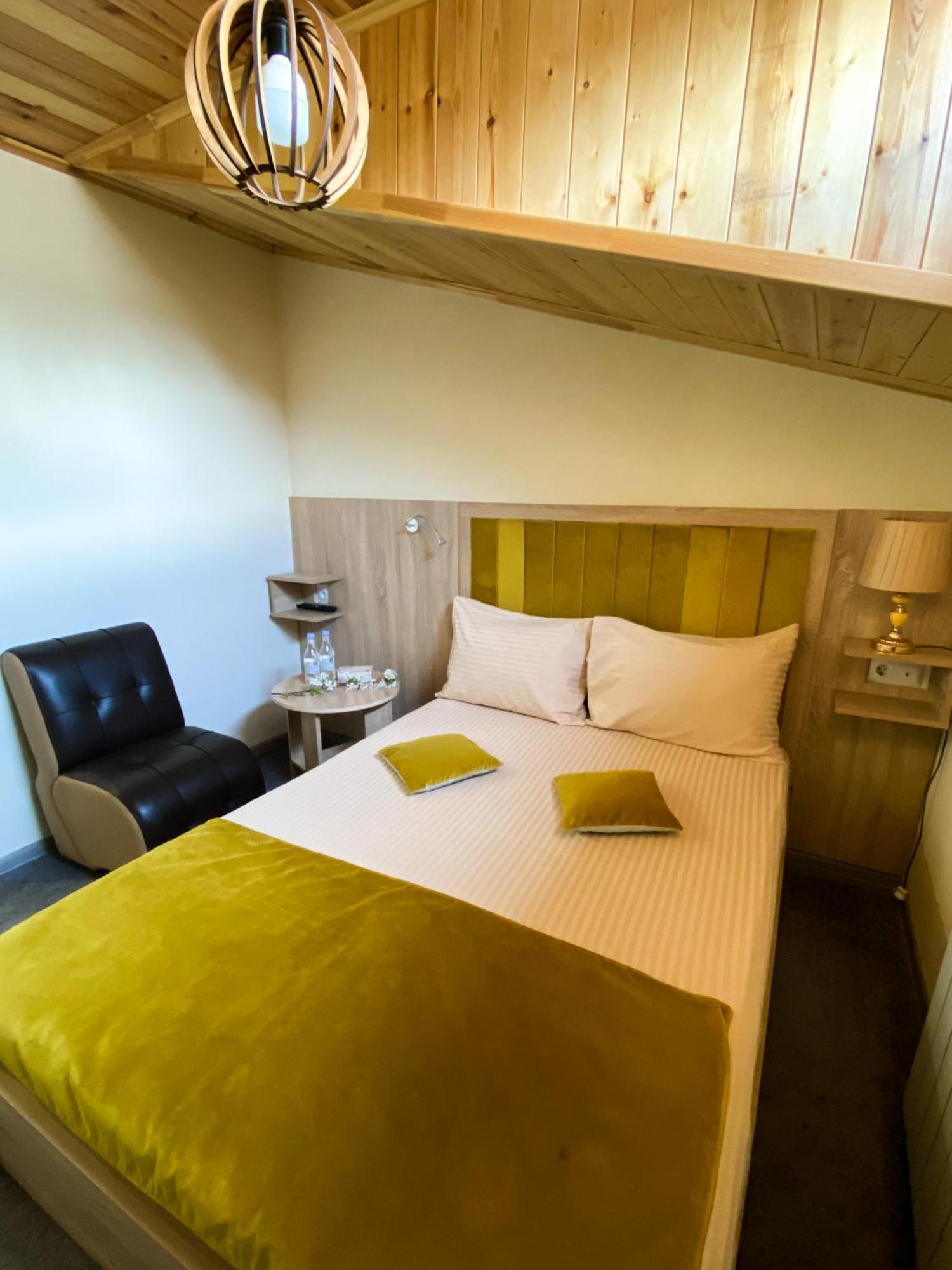 Alex Hotel 耶烈万 客房 照片