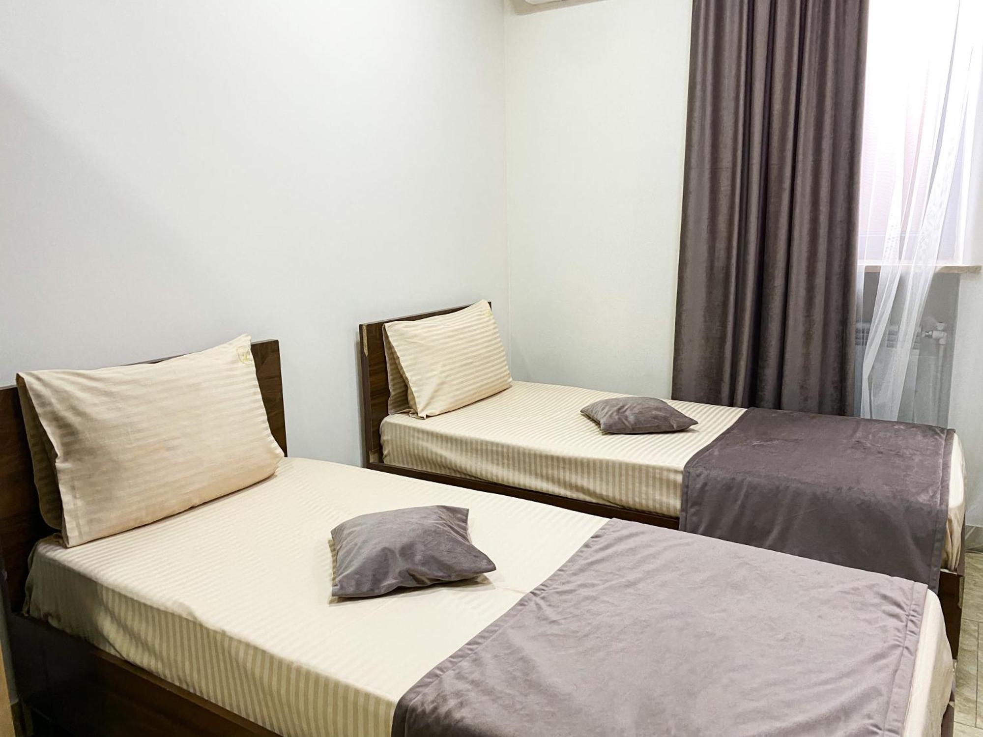 Alex Hotel 耶烈万 客房 照片