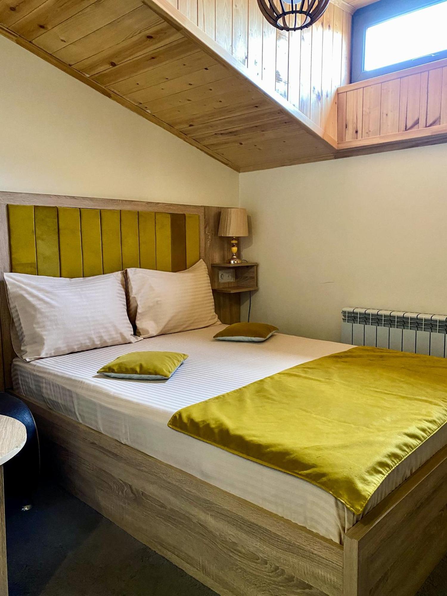 Alex Hotel 耶烈万 外观 照片