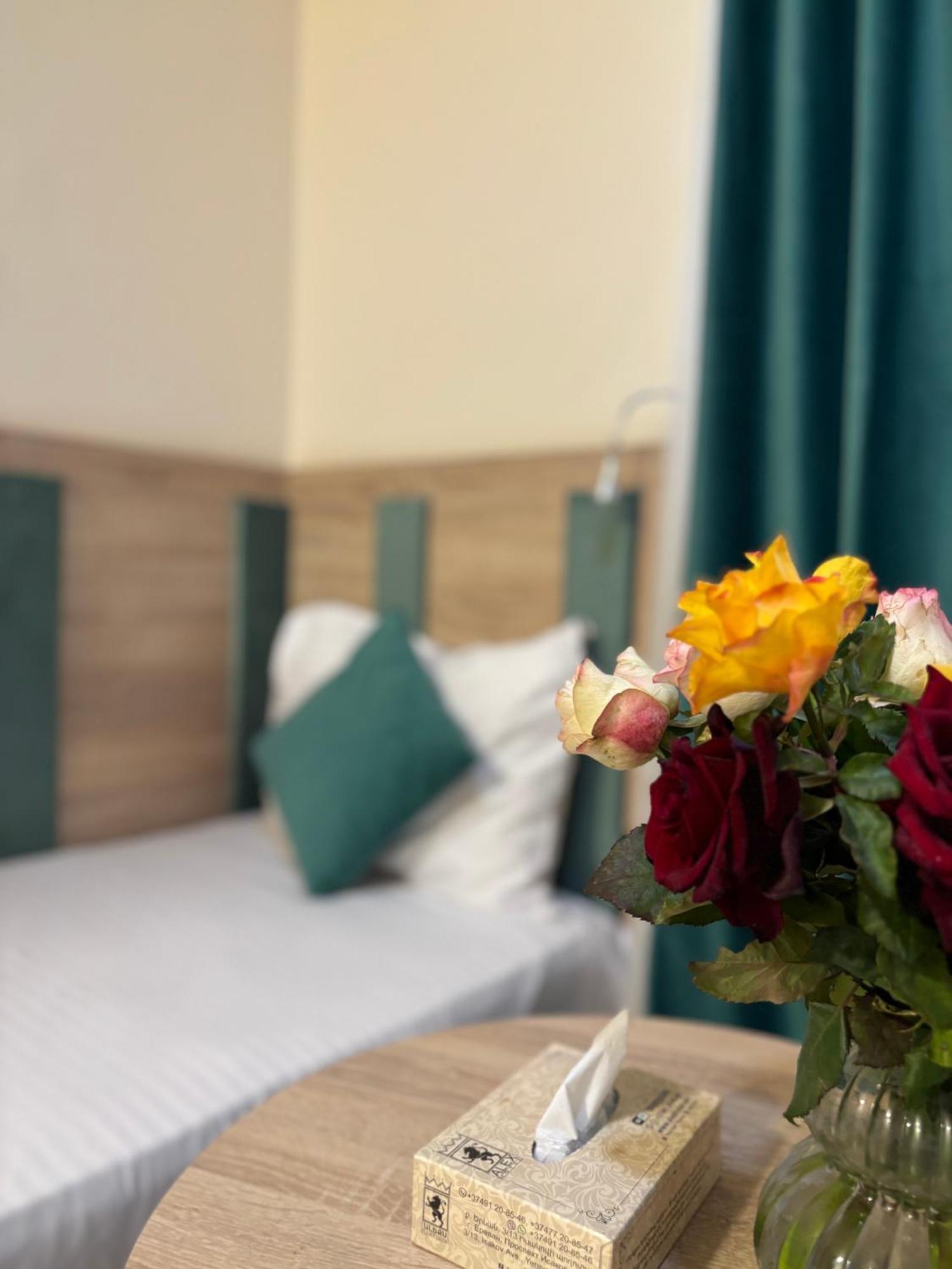 Alex Hotel 耶烈万 外观 照片